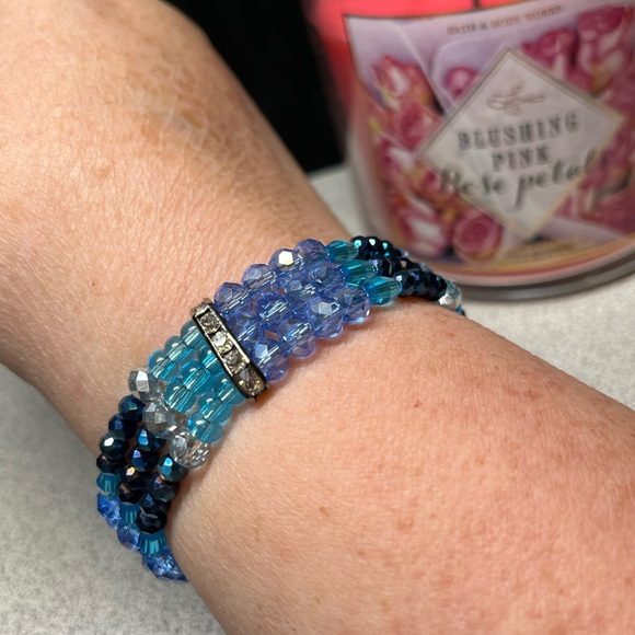 Victorian look blues and silver cuff -stunning - Picture 6 of 7